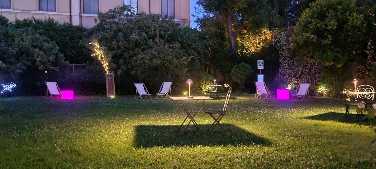 Couette-café Riari Garden